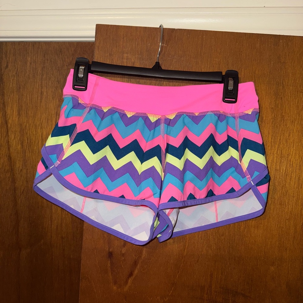 🐠 Ivivva Chevron Pattern Athletic Shorts - Pink, Blue, Purple